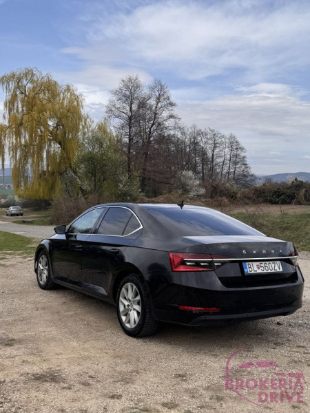 Sedan_image_back