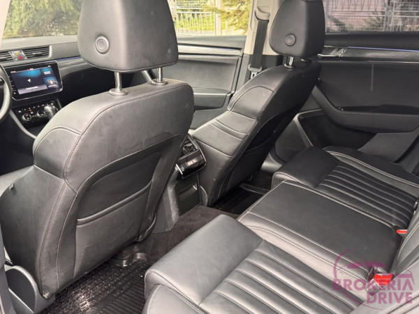Sedan_image_interier_back