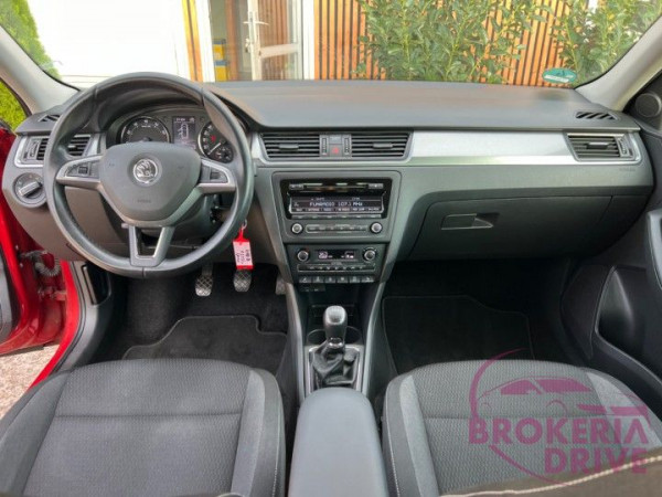 Spaceback 1.2 TSI 77KW 6MT DRIVE_image_interier_front