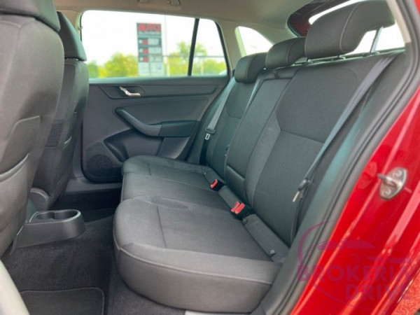 Spaceback 1.2 TSI 77KW 6MT DRIVE_image_interier_back