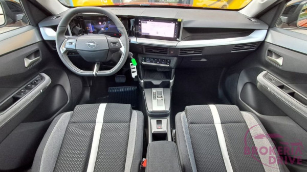 hybrid MHEV GS_image_interier_front