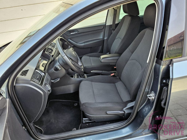 1.6 TDI M5 Style Navi LED R16_4.jpg