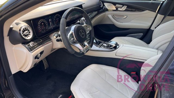 53 AMG_image_interier_front