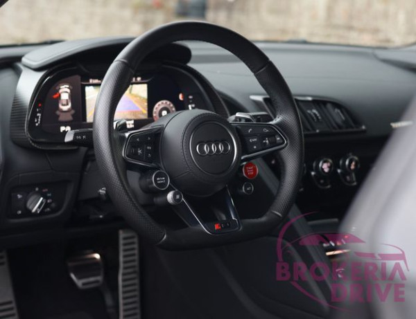 5.2 FSI Quattro V10 Plus _image_interier_front