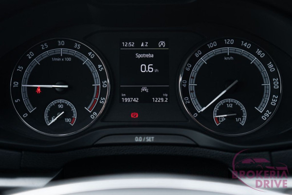 2.0 TDI manuál_autobonosrodovozautnitradovozautdovozzozahraniciaskodakaroqtdi2.0110kw-17.jpg