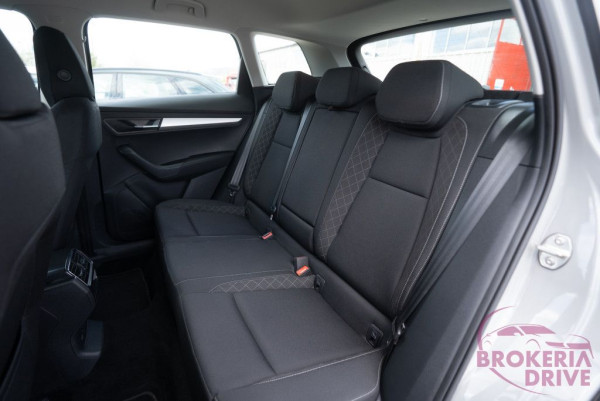 2.0 TDI manuál_image_interier_back