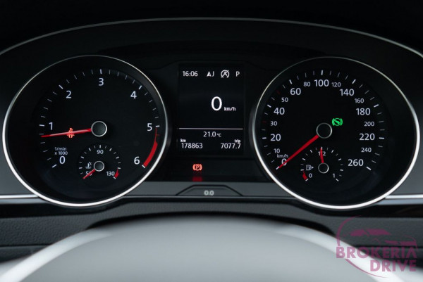 2.0 TDI 110 kW DSG_volkswagen_passat_variant_autobono_sro_nitra-8.jpg