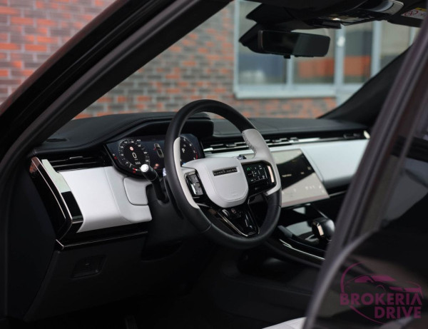  P550e Autobiography_image_interier_front