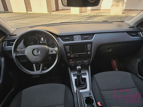 Combi 1.6 TDI_image_interier_front