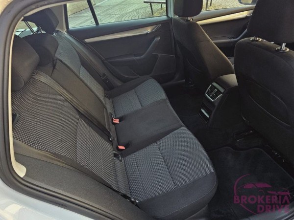 Combi 1.6 TDI_image_interier_back