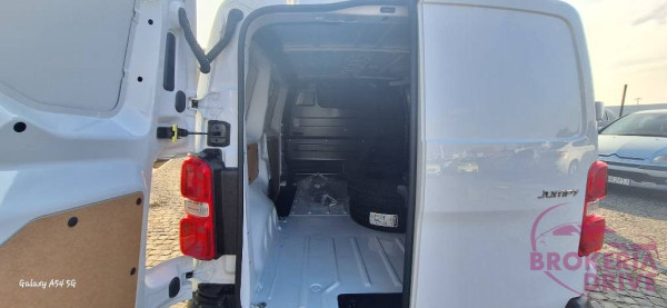 VAN L2H1 BlueHDi 145 k BVM6_5.jpg