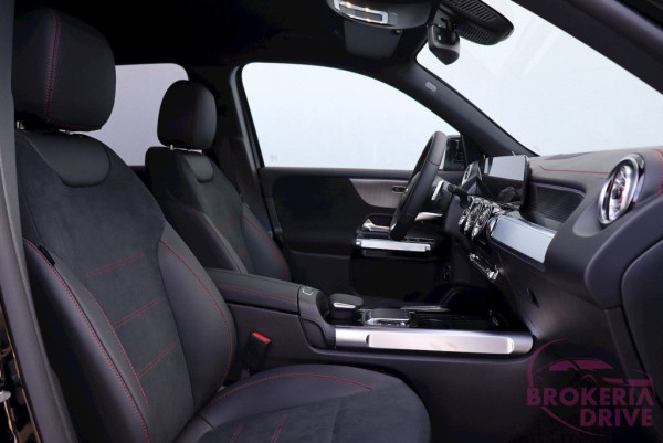 300 4MATIC_image_interier_back