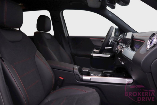 300 4MATIC_image_interier_front