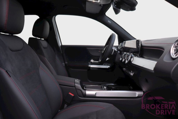 350 4MATIC _image_interier_back