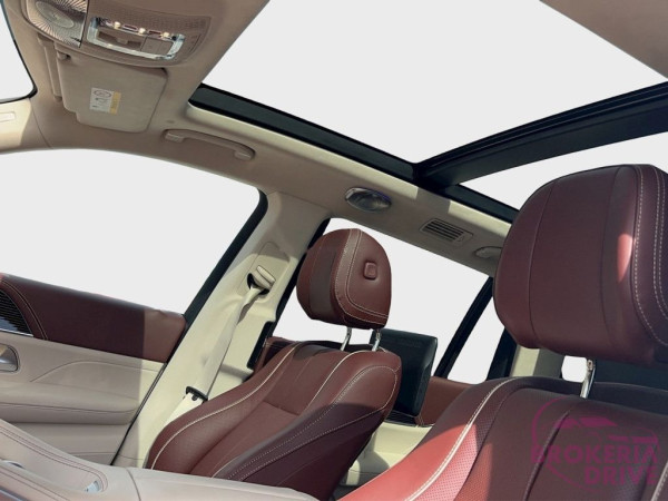 Maybach 600 4MATIC_kz24250058_e09bc269-83fe-4151-9fd3-7aa94f3371fb.jpg