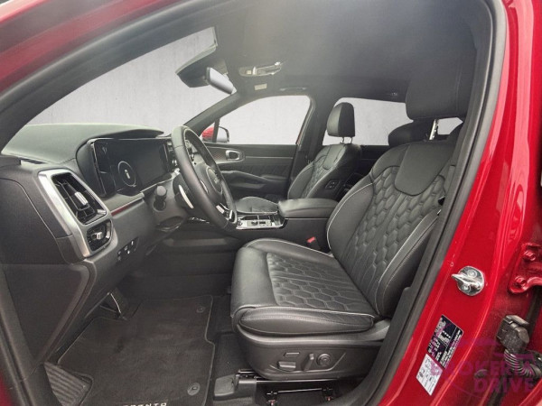 1,6 T-GDi HEV A6 AWD PLATINUM 7S_image_interier_back