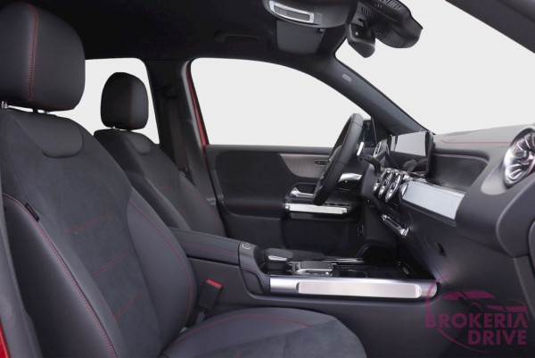 300 4MATIC_image_interier_back