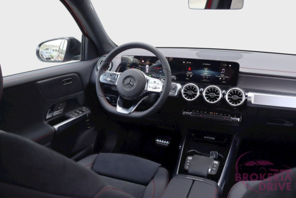 300 4MATIC_image_interier_front