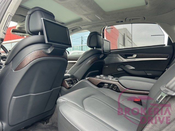 Long 3,0TDi Quattro_image_interier_back