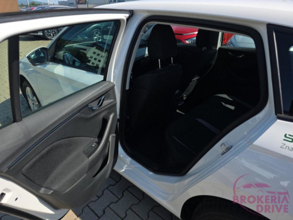 Selection 1.0 TSi 85kW_image_interier_back