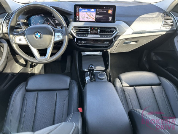 xDrive20i_image_interier_front
