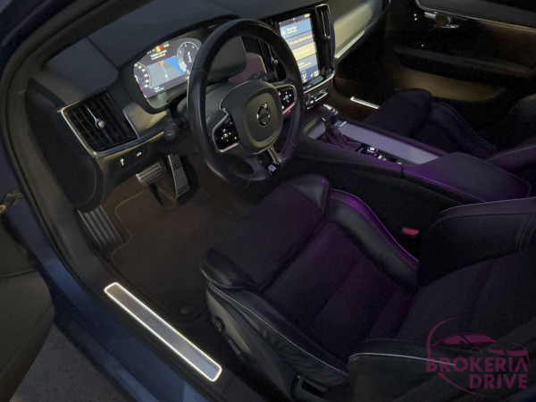 R-Design_image_interier_front
