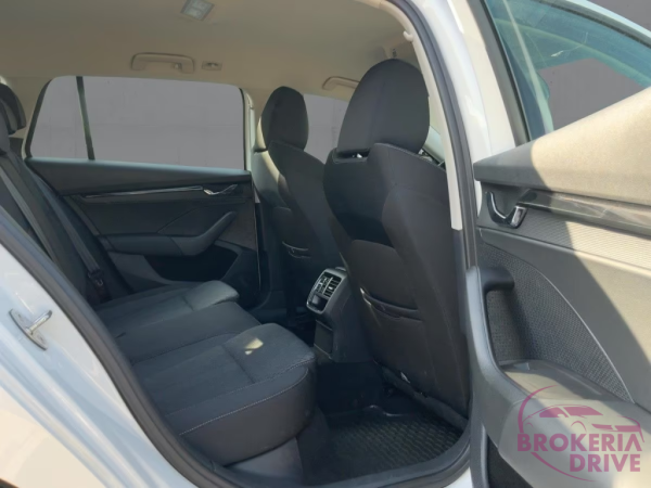 Combi 2.0 TDI AMBITION_image_interier_back