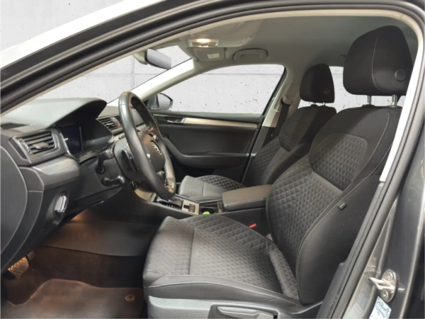 2.0 TDI Ambition_6615bbd4-73a2-4f63-97d9-0c682255c1fd_1b4e7cf3-6e10-411d-a365-2da1289dc08a.jpg