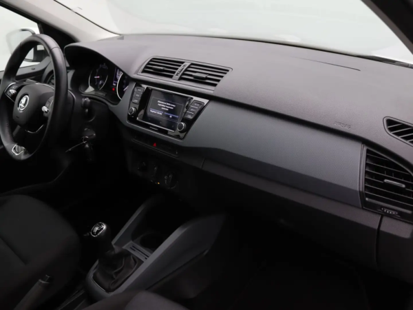 1.0 TSI Cool Plus_image_interier_front