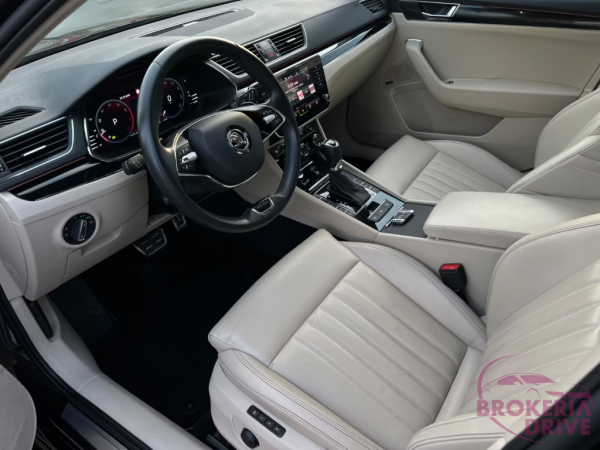 2.0 TSI L&K 4x4_image_interier_front