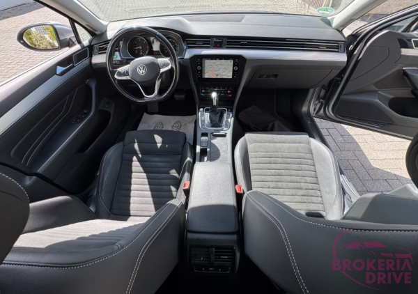 2.0 TDI Elegance R-Line_image_interier_front