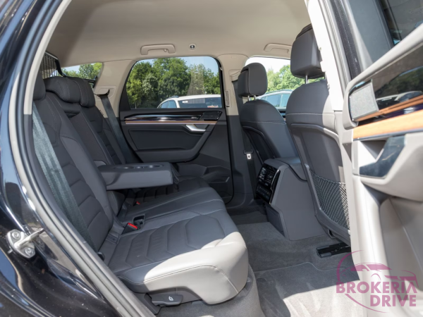 3.0 TDI R-Line MATRIX_image_interier_back