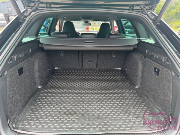 1.4 TSI Sportline iV _1f8cac2b-2040-4255-8194-0decc8b466fd.jpeg
