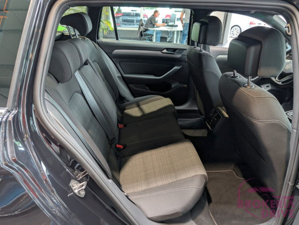 2.0 TDI SCR DSG Business _image_interier_back