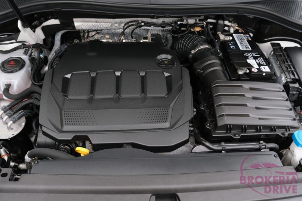R-Line 2.0 TDI ACC|AHK|SHZ|KAM|IQ Matrix_e7ef73a2-ff46-4a78-91ef-ca7c48017b00.jpeg