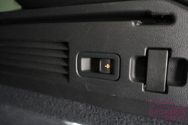 2.0 TSI DSG R-Line_319107f4-6d03-454d-807d-00f138fd37dd.jpeg