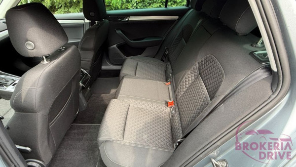 2.0 TDI Ambition LED_image_interier_back