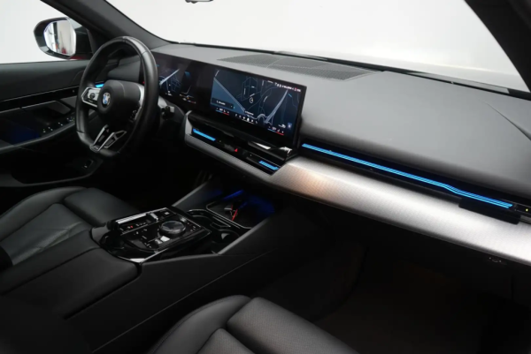 520d M-Sport_b3361ee5-9a37-4ae3-ac10-71f72f25e5d5_b8f32c45-c7bf-4251-871f-ff93c4ea3887.jpg