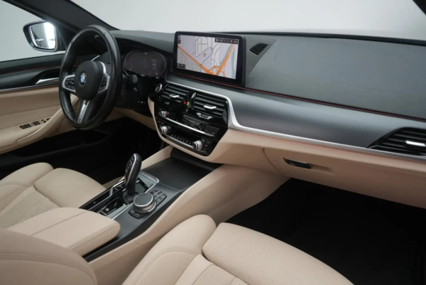 530d xDrive M-Sport_716e206a-6c9f-44cd-b062-86641ac0fb00_3fcb1182-0136-4ca5-a69f-cb593bc61412.jpg