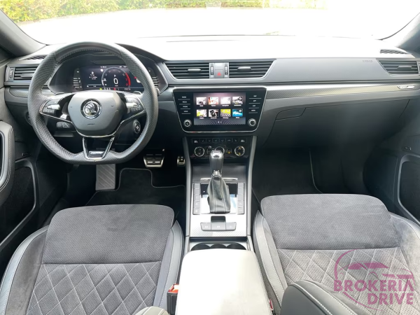 Lim. 2.0 TSI Sportline 4x4_image_interier_front