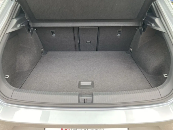 1.5 TSI R-Line_5e829dd4-37fd-4f88-9151-bb126562aed5_48c41639-c521-4115-8264-0f3b2456f7f1.jpg