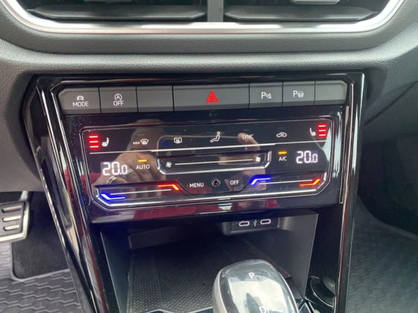 1.5 TSI R-Line_5e829dd4-37fd-4f88-9151-bb126562aed5_faa8df5e-5c6b-4891-a355-843f1ddfacdd.jpg