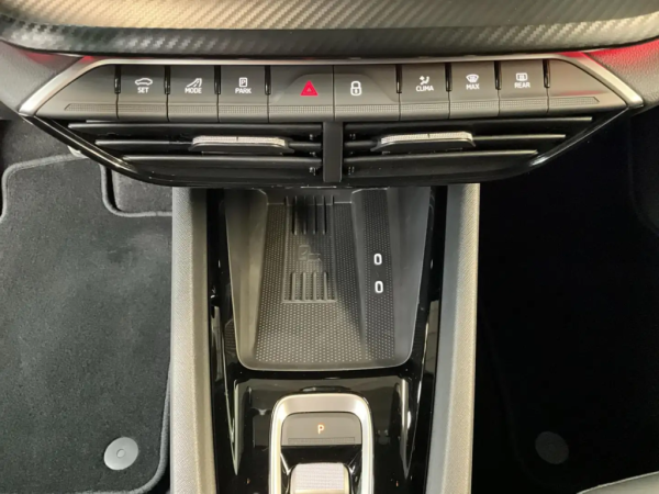 RS 2.0 TSI_021998bb-0c0d-4936-afc6-368cd536630e_2ad52a01-9668-487e-bd1c-bc8ddc646364.jpg