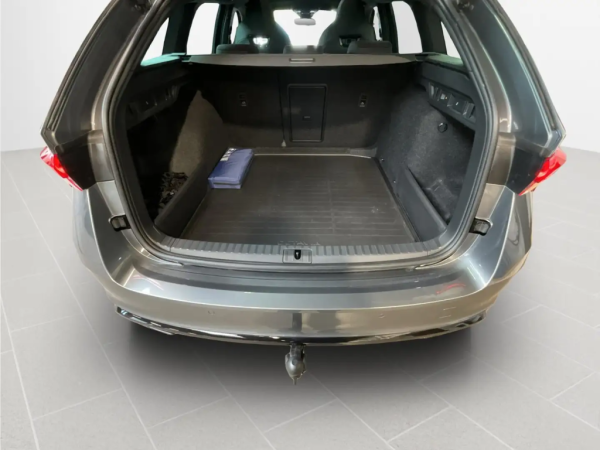 RS 2.0 TSI_021998bb-0c0d-4936-afc6-368cd536630e_da93c6d9-cc52-4fa4-8157-5c6f542b0cb5.jpg