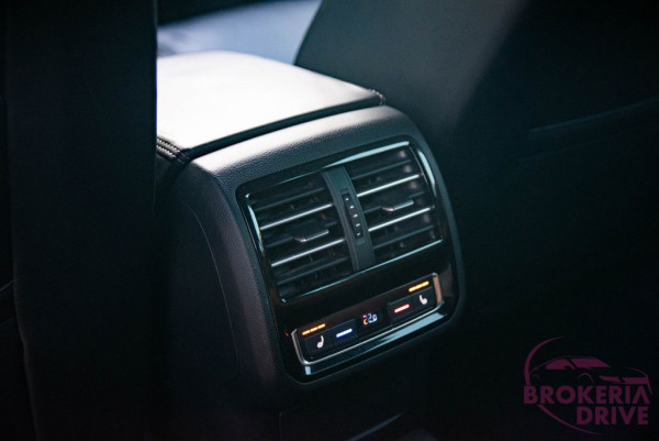 2.0 TDI 140 kW DSG 4Motion_volkswagenpassat2.0tdidsg4motionhighlinerlineautobononitraautobazarnitradovozautznemeckadovozautnaobjednavku-27.jpg