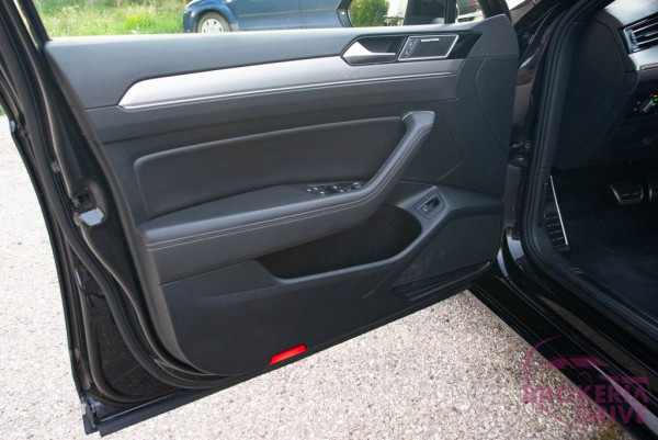 2.0 TDI 140 kW DSG 4Motion_volkswagenpassat2.0tdidsg4motionhighlinerlineautobononitraautobazarnitradovozautznemeckadovozautnaobjednavku-35.jpg