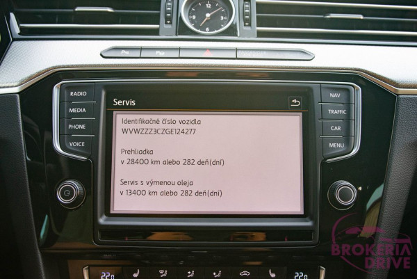 2.0 TDI 140 kW DSG 4Motion_volkswagenpassat2.0tdidsg4motionhighlinerlineautobononitraautobazarnitradovozautznemeckadovozautnaobjednavku-41.jpg