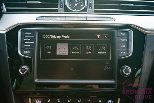 2.0 TDI 140 kW DSG 4Motion_volkswagenpassat2.0tdidsg4motionhighlinerlineautobononitraautobazarnitradovozautznemeckadovozautnaobjednavku-42.jpg