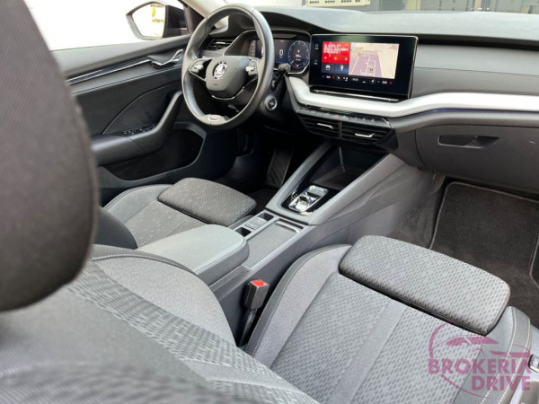 2.0 TDI DSG Clever _image_interier_front