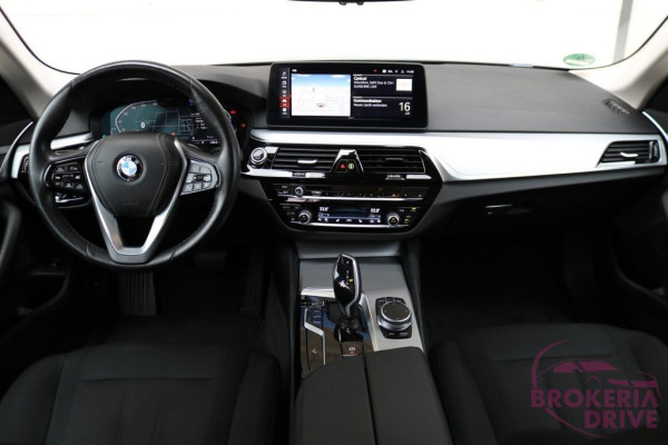 520d xDrive Head-up | Soft-close _image_interier_front
